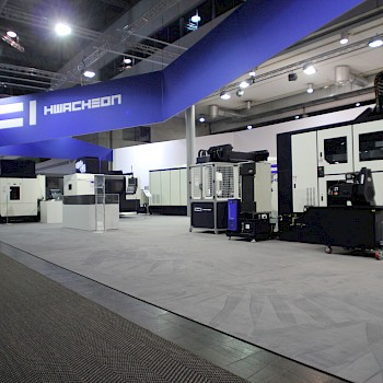 HWACHEON, Messe, Messedesign, Messemanagement, Banner, blau, Maschinen, Maschine, EMO, Hannover